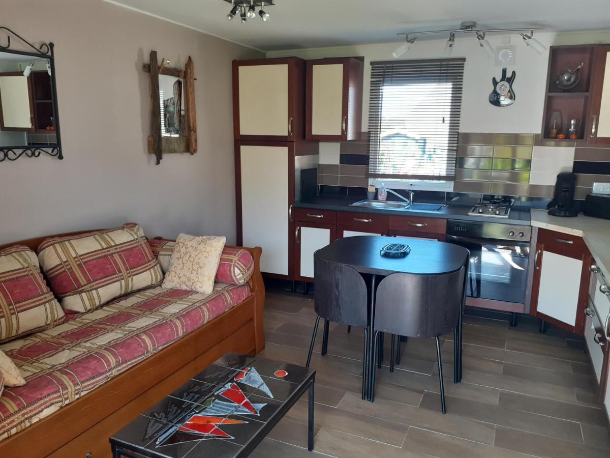 Petite Maison Chalet A 100 M De La Petite Mer De Gavres Riantec Exteriör bild